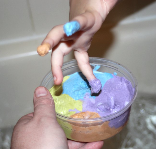 Great ideas to make bathtime FUN for kids!